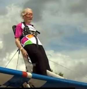 97-Year-Old British Grandmother Breaks Her Own World Record as Oldest Female Wing Walker a Year After Her Stroke