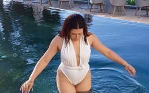 Actress, Adunni Ade Flaunts hot Banging Body at the Beach photos