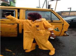Picture of rabid LASTMA official Funke with LASTMA Identification number 2221 taken during the incident at Agnes Junction, Yaba on Monday morning