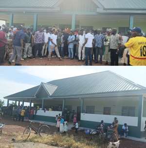 Residents of Siniensi-Kaasa applaud James Agalga for CHPS Compound