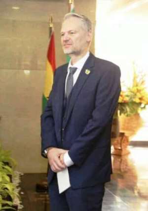 Italian Consul To Ghana Supports School Children