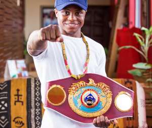 Isaac Dogboe pays his percentage purse towards the development of boxing in Ghana