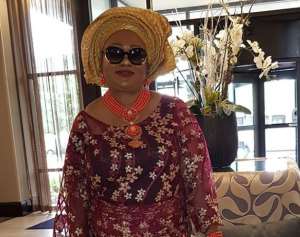 Movie Producer, Yemisi Banjoko with friends Disturbs US with Fashion Outfit