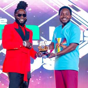 Emperor T-Jiga wins HIPLIFE/HIP-HOP Song of the Year at Ghana Music Awards USA