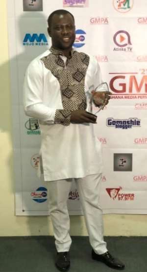 Kasapa FMs Bonohene Baffuor Awuah grabs award at the Ghana Media Personality Awards