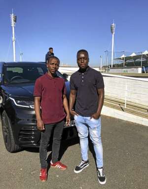 Cape Town City Star Thabo Nodada Praises Teammate Akosah-Bempah For Helping Him Cope With Fame
