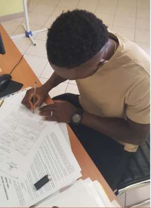 Ghanaian midfielder Daniel Kofi Agyei joins Italian lower side Carrarese Calcio on two-year deal