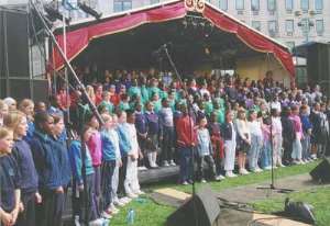 London School Children Sing In Aid Of Water Projects