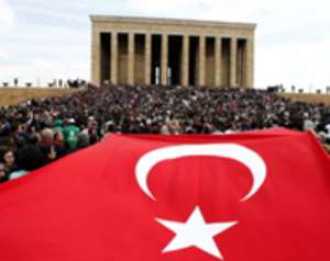 General spurs Turkish protests