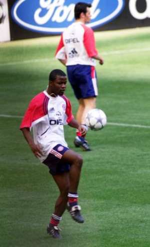 Kuffour rejects Milan link
