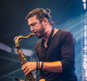 Guillaume Perret Live In Concert On September 17