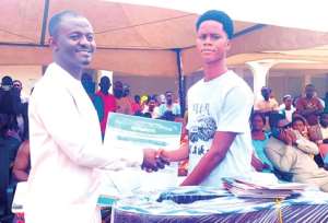 Tano South MP rewards 300 top-performing BECE graduates
