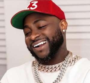 Davido Advises Fans Against Comparing Their Lives To Celebrities