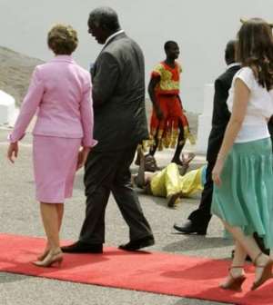 Mrs Bush ends Ghana visit