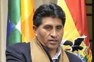 Cesar Cocarico: Boliviarsquo;s minister of land and rural development rejects Bill Gatesrsquo; chickens donation. What an intelligent leader?