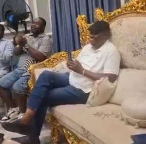 Dr. Nana Ayew Afriye donates GH¢100,000 to Ashanti NPP Youth after being named patron
