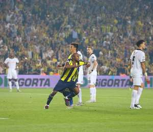 Andre Ayew Scores An Incredible Goal To Rescue Fenerbahe SK From Defeat VIDEO