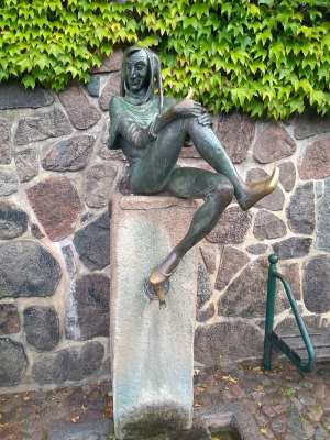 War at the comfort of a buzzer