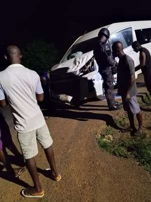 Toyota Hiace crashes Toyota Voxy from behind at Tsibu-Bethel Junction