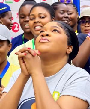 Toyin Abraham Celebrates Fans For Promoting Bestie On the Streets
