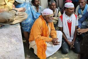 Jal Satyagrah In Sitapur: Demand To Stop Erosion Without Delay