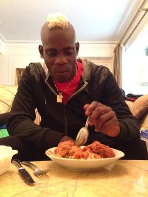 Mario Balotelli finally admits he is Ghanaian after posting a picture of himself eating a Ghanaian food