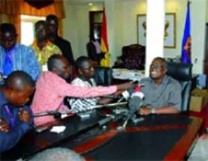 President Mills addressing the media after meeting with chiefs from the Andani Gate of Dagbon at the Castle, Osu.