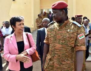 US Deputy Assistant Secretary for African Affairs Bisa Williams talks with Burkina Faso's Lieutenant-Colonel Isaac Zida after a meeting in Ouagadougou, on November 8, 2014.  By Issouf Sanogo AFP