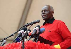 Angolan President Jose Eduardo dos Santos delivers a speech during his final election campaign rally in Kilamba Kaixi. By Stephane de Sakutin (AFP)