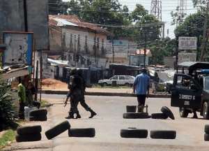 Military collect and escort women out of Kaduna on June 19.  By Victor Ulasi (AFP/File)