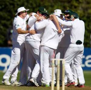 South Africa, eyeing a 2-0 series win, are on the verge of victory over New Zealand at tea.  By Marty Melville AFP