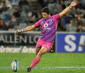 Morne Steyn of the Bulls kicks in Canberra on March 30, 2013.  By Mark Graham (AFP/File)