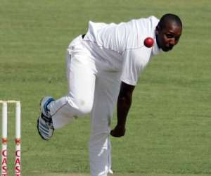 Zimbabwe bowler Tinashe Panyangara throws the ball during the third day of a test match between South Africa and hosts Zimbabwe at the Harare Sports Club on August 11, 2014.  By Jekesai Njikizana AFPFile