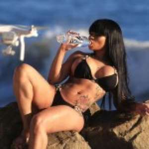 Picture Exclusive: Blac Chynas Topless And Bikini Photoshoot Draws Rob Kardashian Out Of Hiding