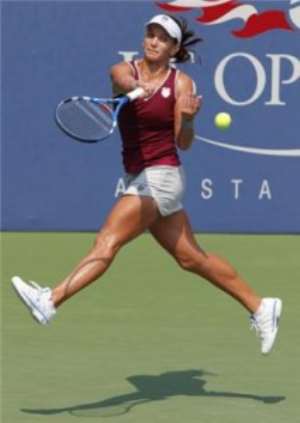 Tennis : Scheepers advanced to the second round