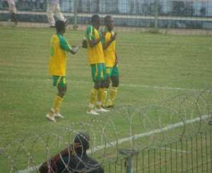 Ebusua Dwarfs hold a 1-0 lead from first leg