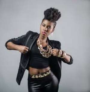 MzVee Releases Hold Me Now Video