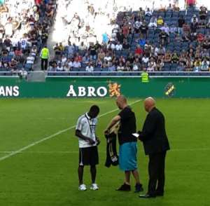 Ebenezer Ofori being introduced to the AIK fans.