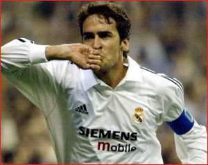Raul Signs For Schalke