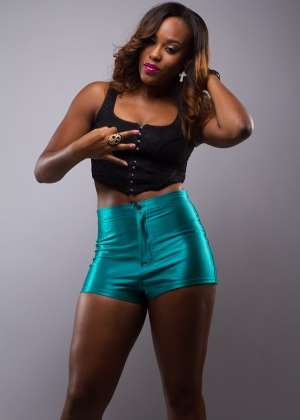 Flaunt Some Part Of Your Body Is Female Artist Selling Point - Emma Nyra
