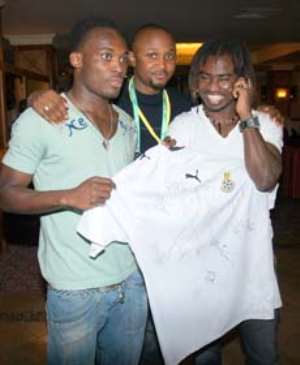 ESSIEN SAYS ''THANK YOU'' TO FANS