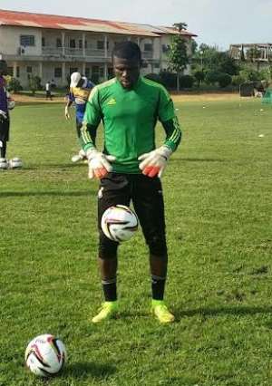 Ghana goalkeeper Fatau Dauda joins AshGold training