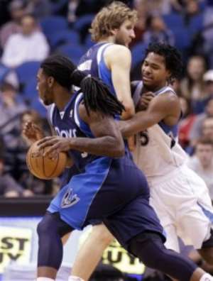 NBA : The Mavs bench stuns Wolves