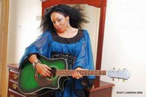 NOLLYWOOD STARS, RITA DOMINIC, GENEVIEVE NNAJI FIGHT OVER LOVER