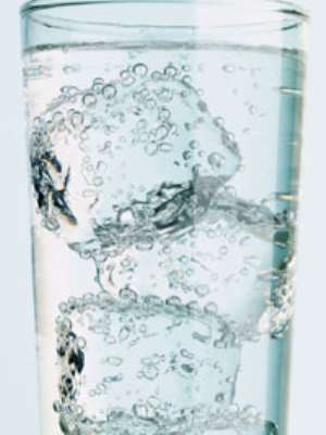 Does drinking ice water burn calories?