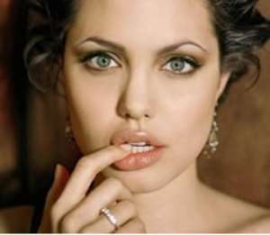 Angelina Jolie says she hopes her story will be helpful to other women