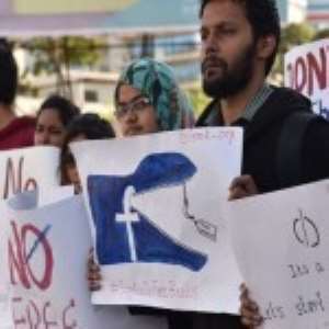 India Blocks Facebook Free Basics Internet Scheme