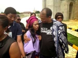 Pictures: Yeni kuti late husband laid to rest
