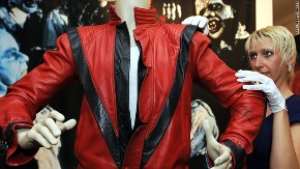 Michael Jackson's Thriller jacket sold for 1.8 million at this weekend's Julien's auction in Beverly Hills, California.
