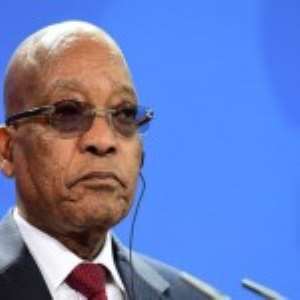 Zuma Heckled By EFF At State Of The Nation Address
